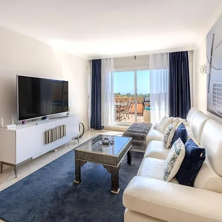 Lovely 2 Bed In Santa Maria Village Rdr564 アパート マルベーリャ