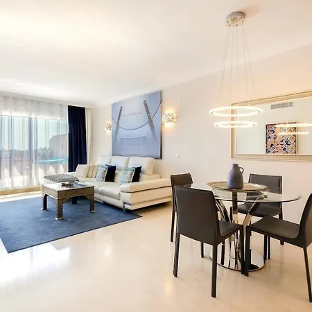 Lovely 2 Bed In Santa Maria Village Rdr564 * マルベーリャ