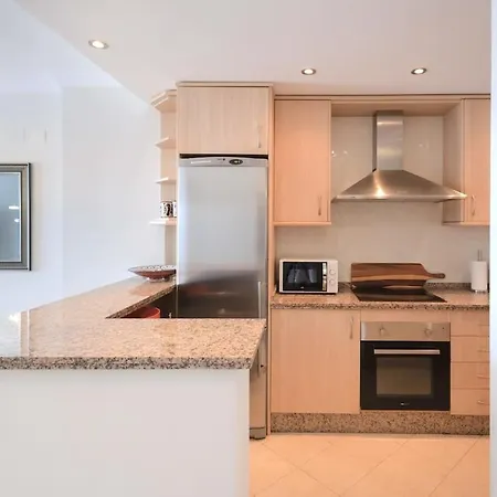 Lovely 2 Bed In Santa Maria Village Rdr564 アパート