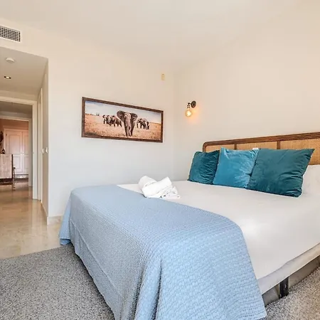 Lovely 2 Bed In Santa Maria Village Rdr564 * マルベーリャ