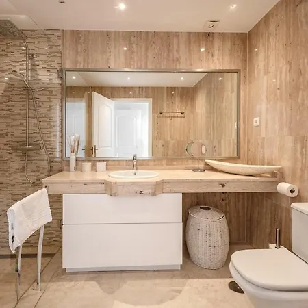 Lovely 2 Bed In Santa Maria Village Rdr564 * マルベーリャ